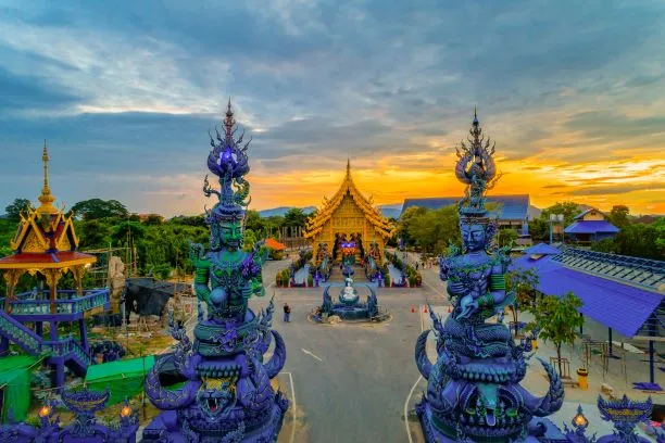 Blue Temple (Wat Rong Suea Ten) in Chiang Rai